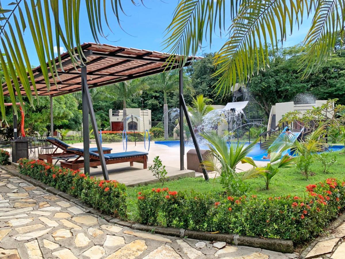 Surf Ranch & Hotel 4*